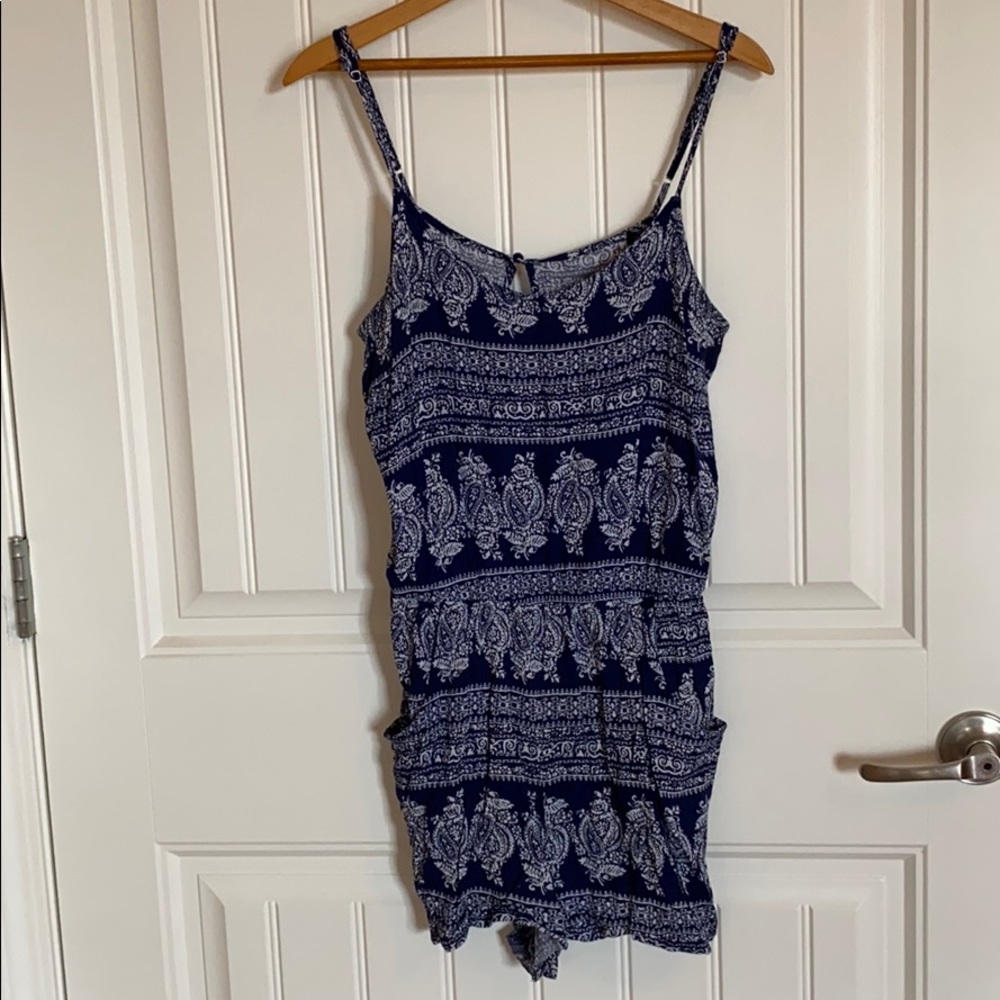 🟣3 for $25🟣 navy and white romper